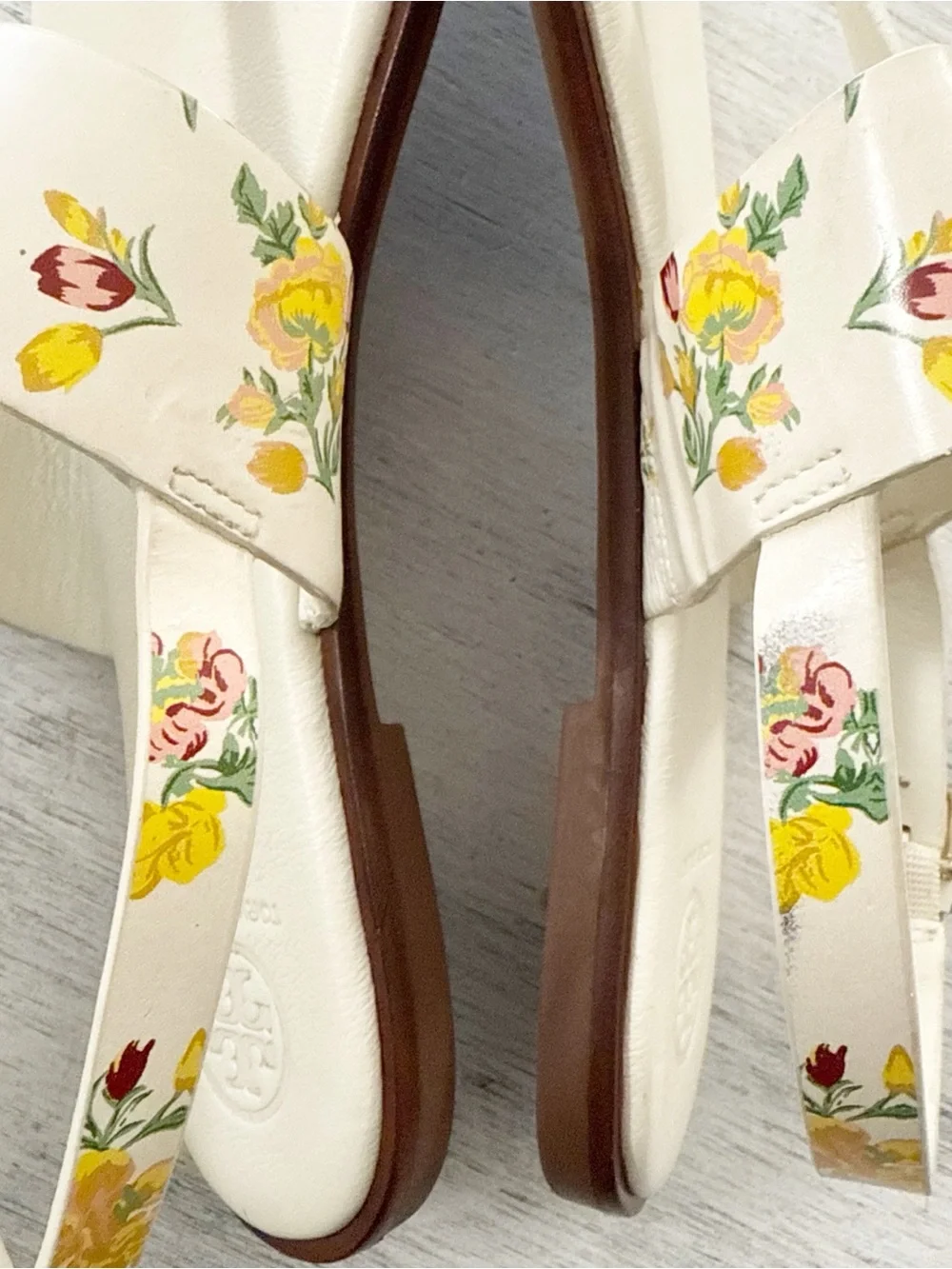 Tory Burch Benton Floral Thong Sandals with Gold Logo size 9